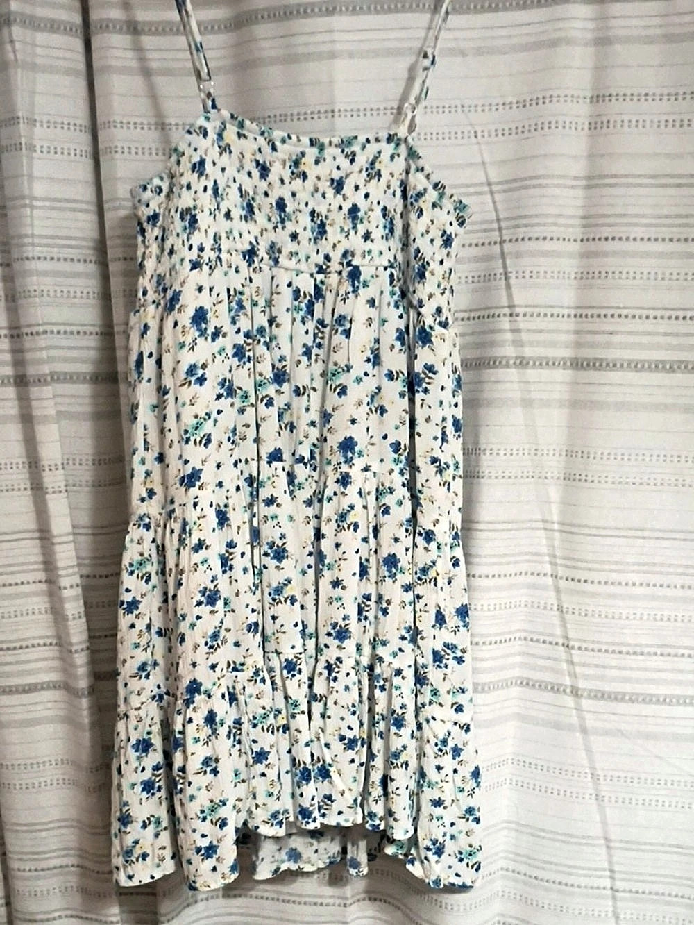 No Boundaries Floral Mini Dress in White & Blue Size Medium Like New
